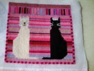 Kitteh needlepoint 002